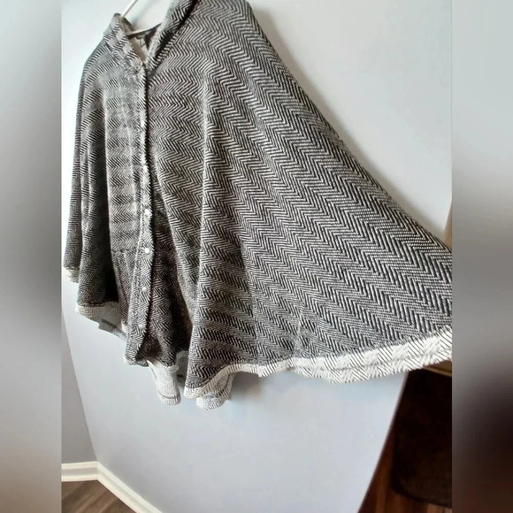Lucky Brand hooded poncho size M/L black white herringbone pattern pockets - Picture 4 of 9